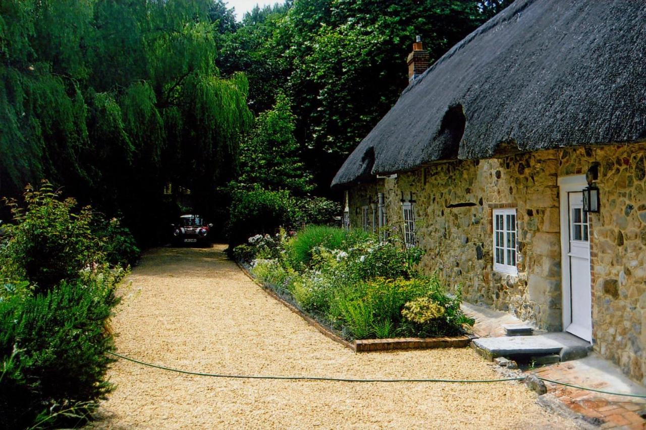Afton Thatch: Beautiful Thatched Family Cottage Freshwater Exterior foto